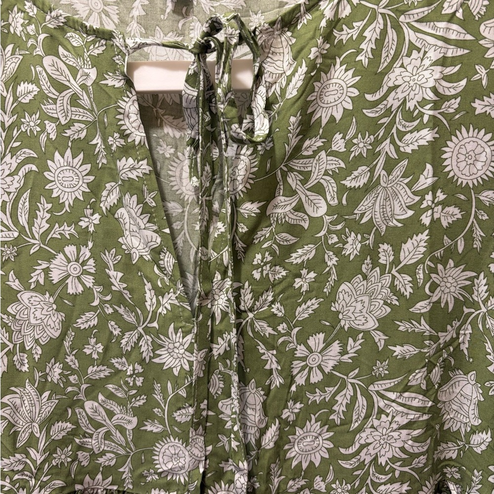 Elegant Green Floral Midi Dress - Picture 8 of 9